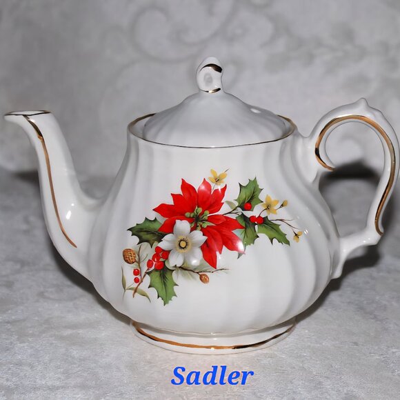 Royal Grafton Pair of Christmas Mugs | Noel Fine Bone China Mugs - Picture 8 of 11